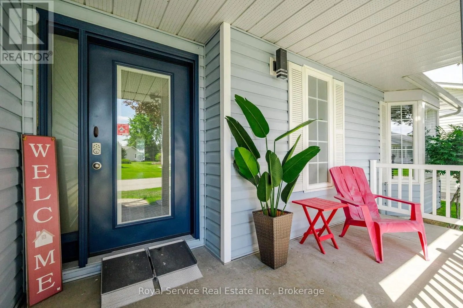 11 ALGONQUIN TRAIL