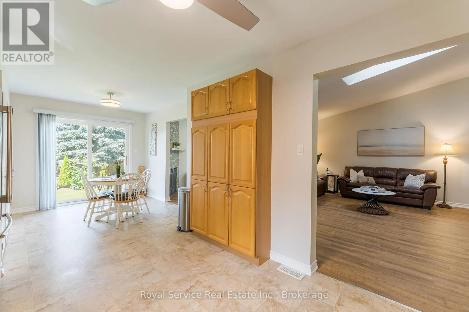 11 ALGONQUIN TRAIL