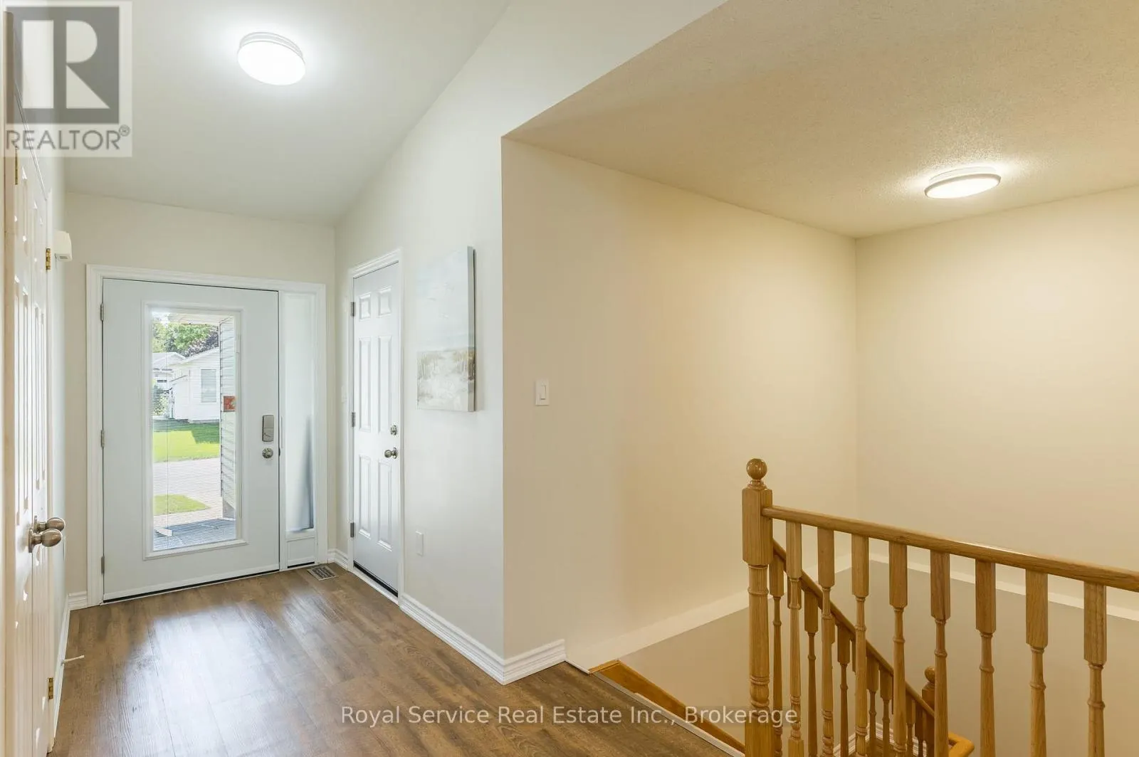 11 ALGONQUIN TRAIL