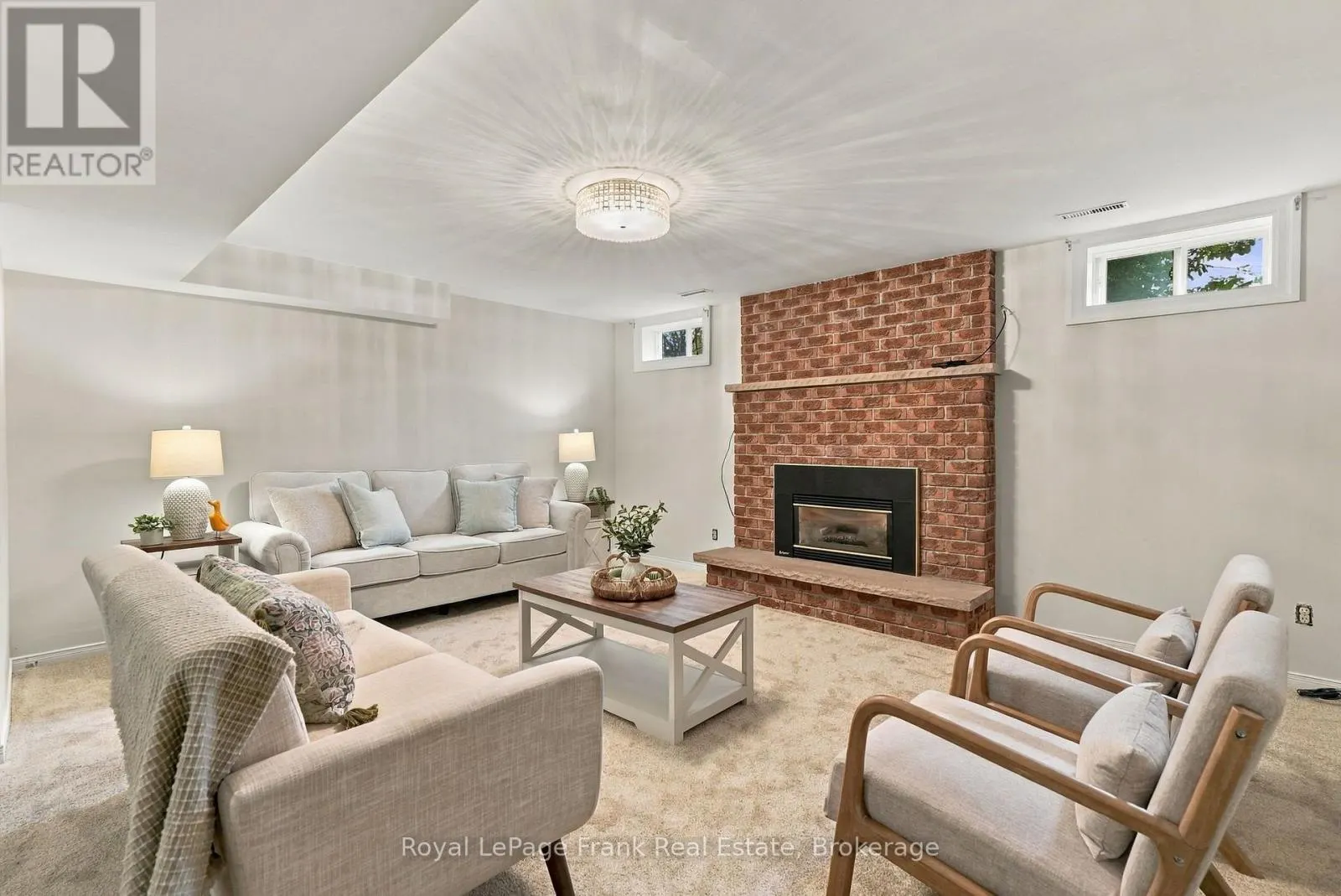 86 CHERRY BLOSSOM CRESCENT