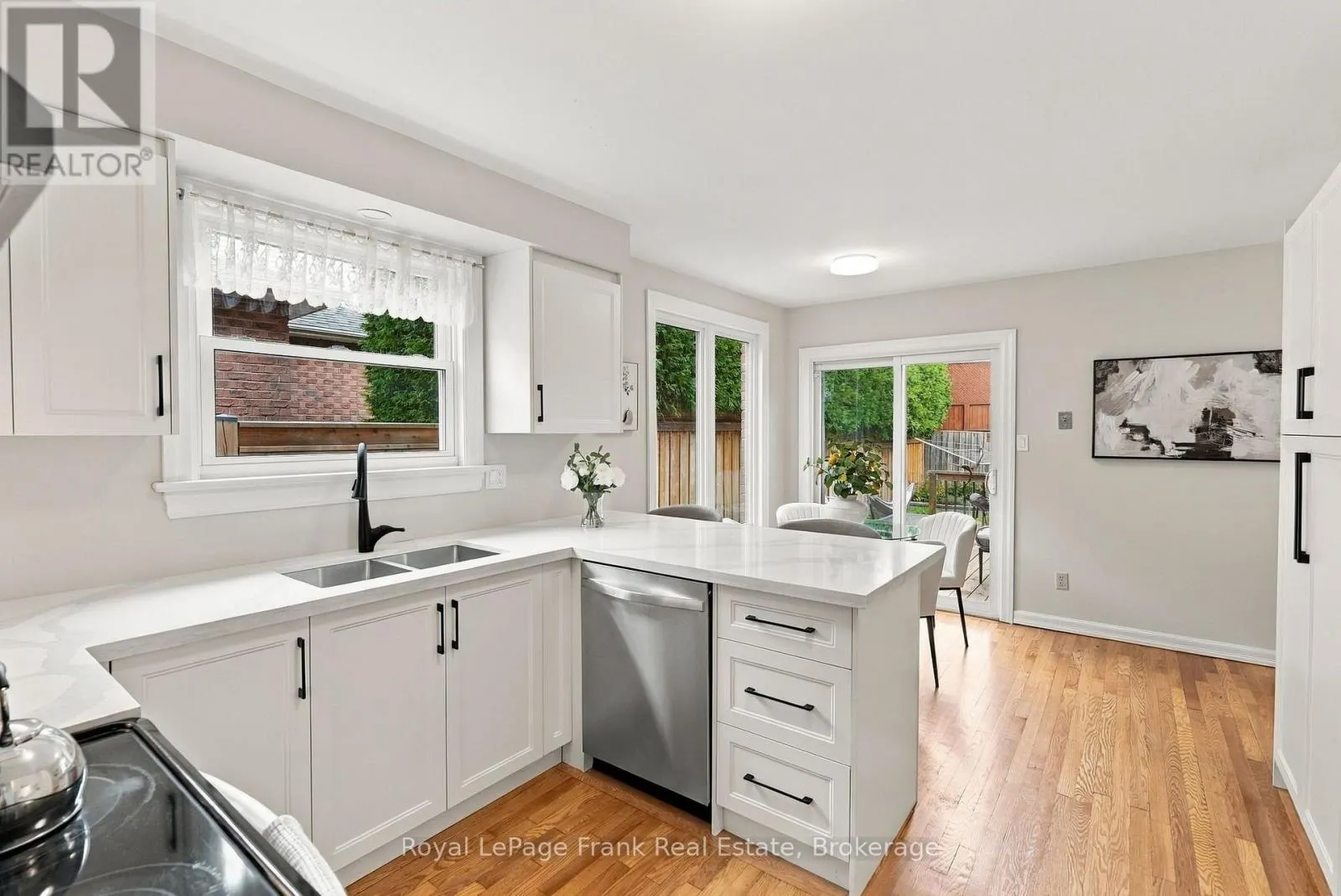 86 CHERRY BLOSSOM CRESCENT