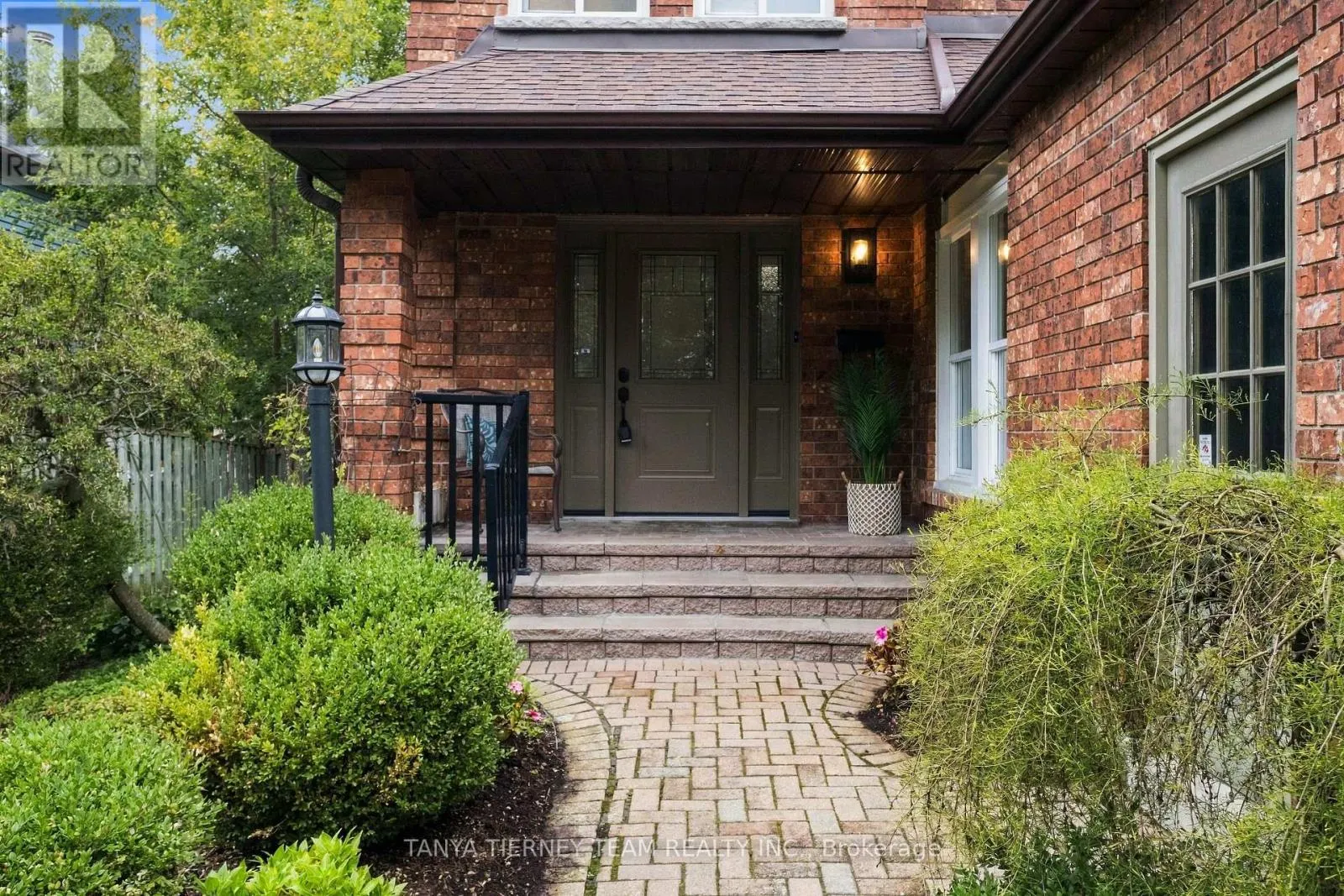 25 COULTON COURT