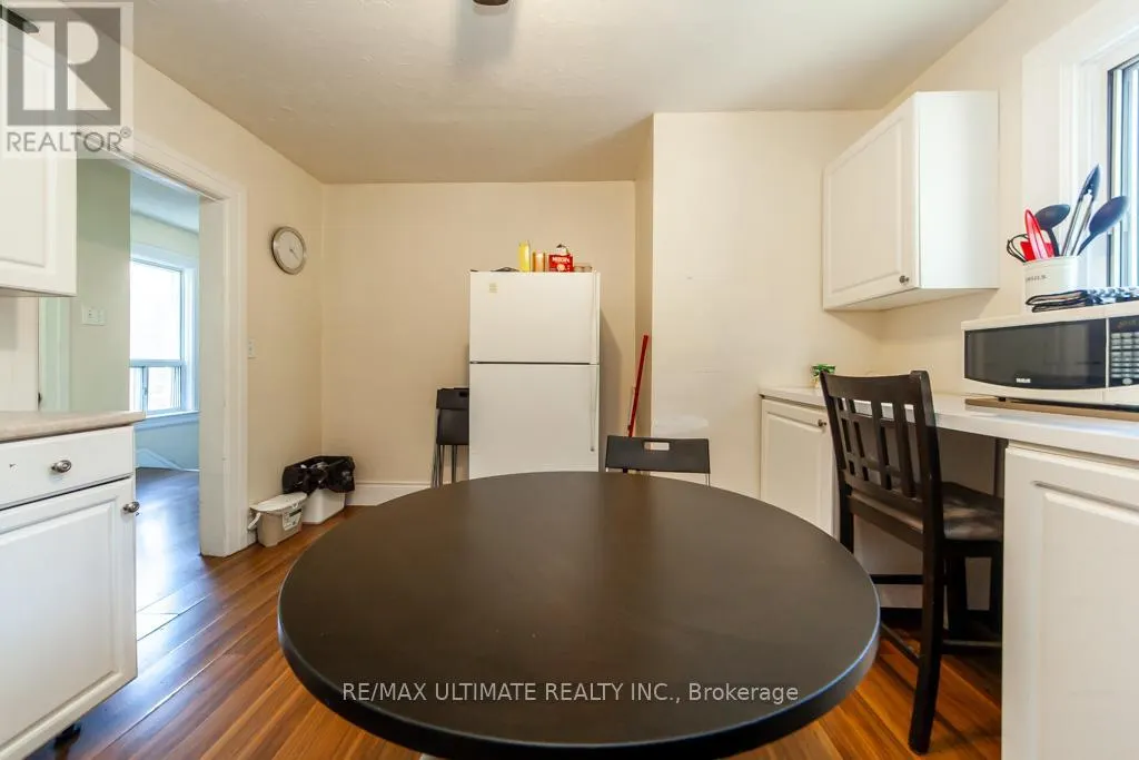 128 ELGIN STREET E