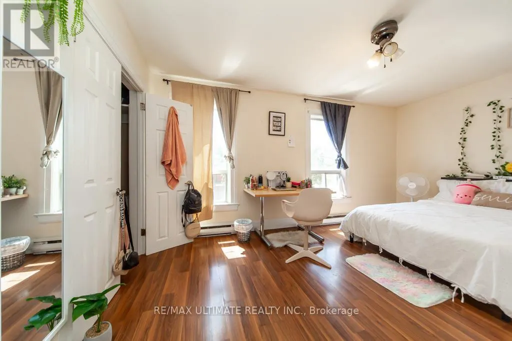 128 ELGIN STREET E