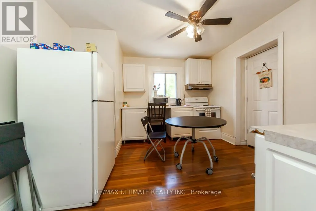 128 ELGIN STREET E