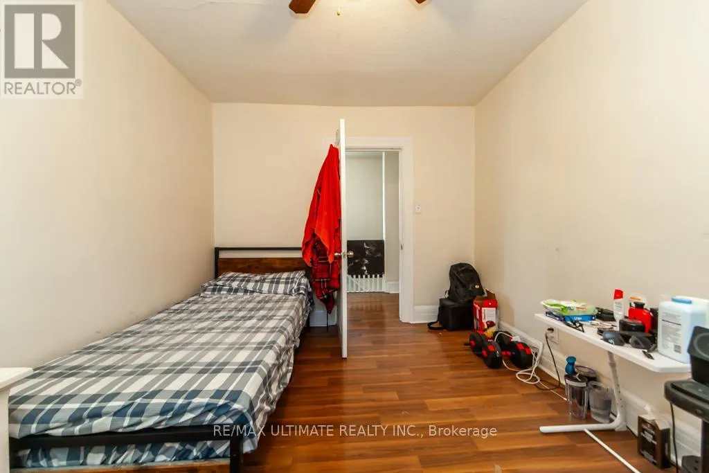 128 ELGIN STREET E