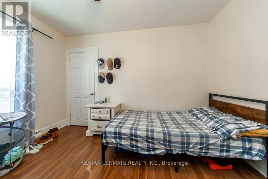 128 ELGIN STREET E