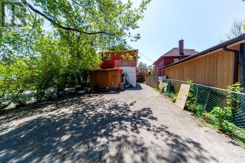 128 ELGIN STREET E