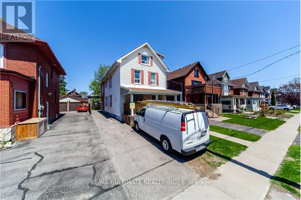 128 ELGIN STREET E