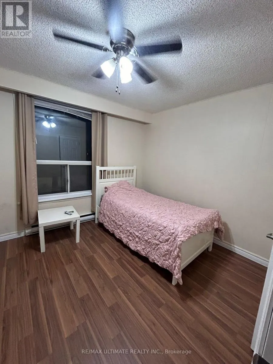 128 ELGIN STREET E