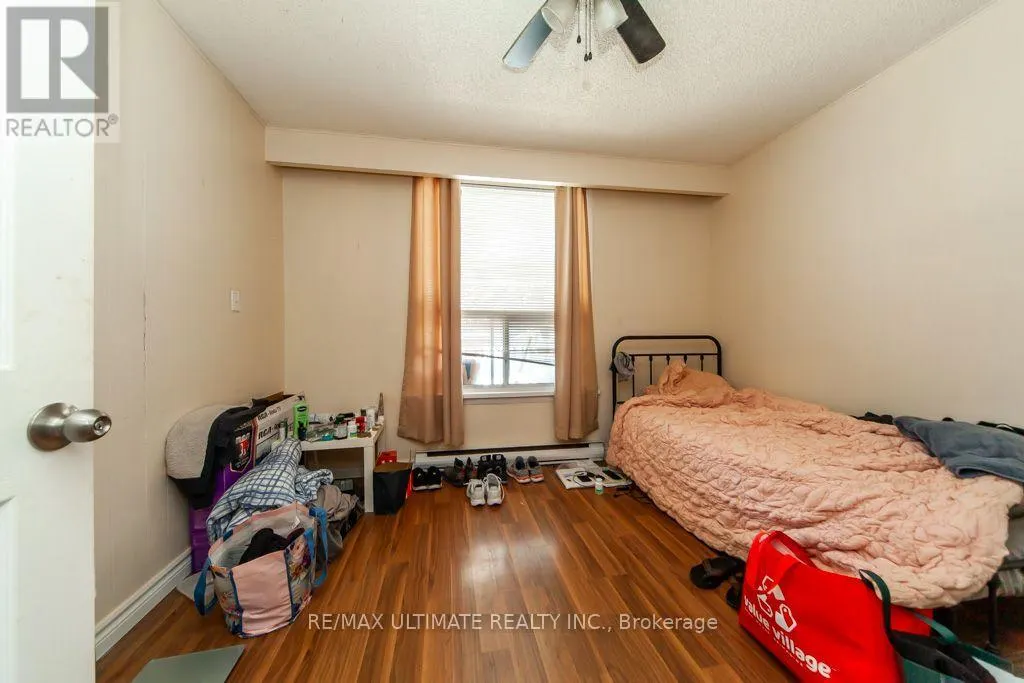 128 ELGIN STREET E
