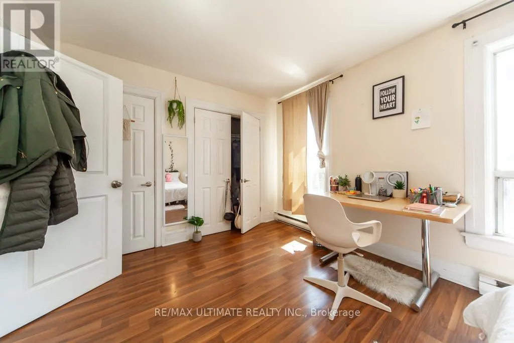 128 ELGIN STREET E