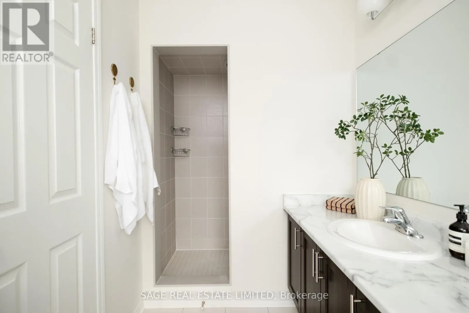 842 ATWATER PATH