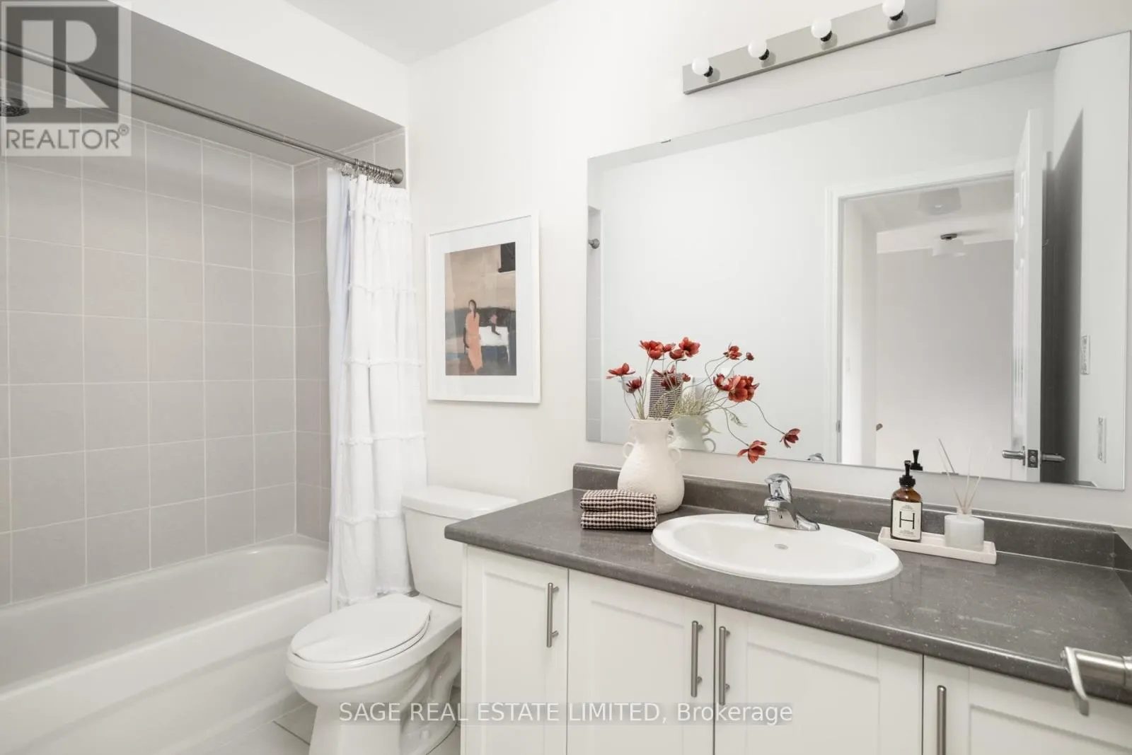 842 ATWATER PATH