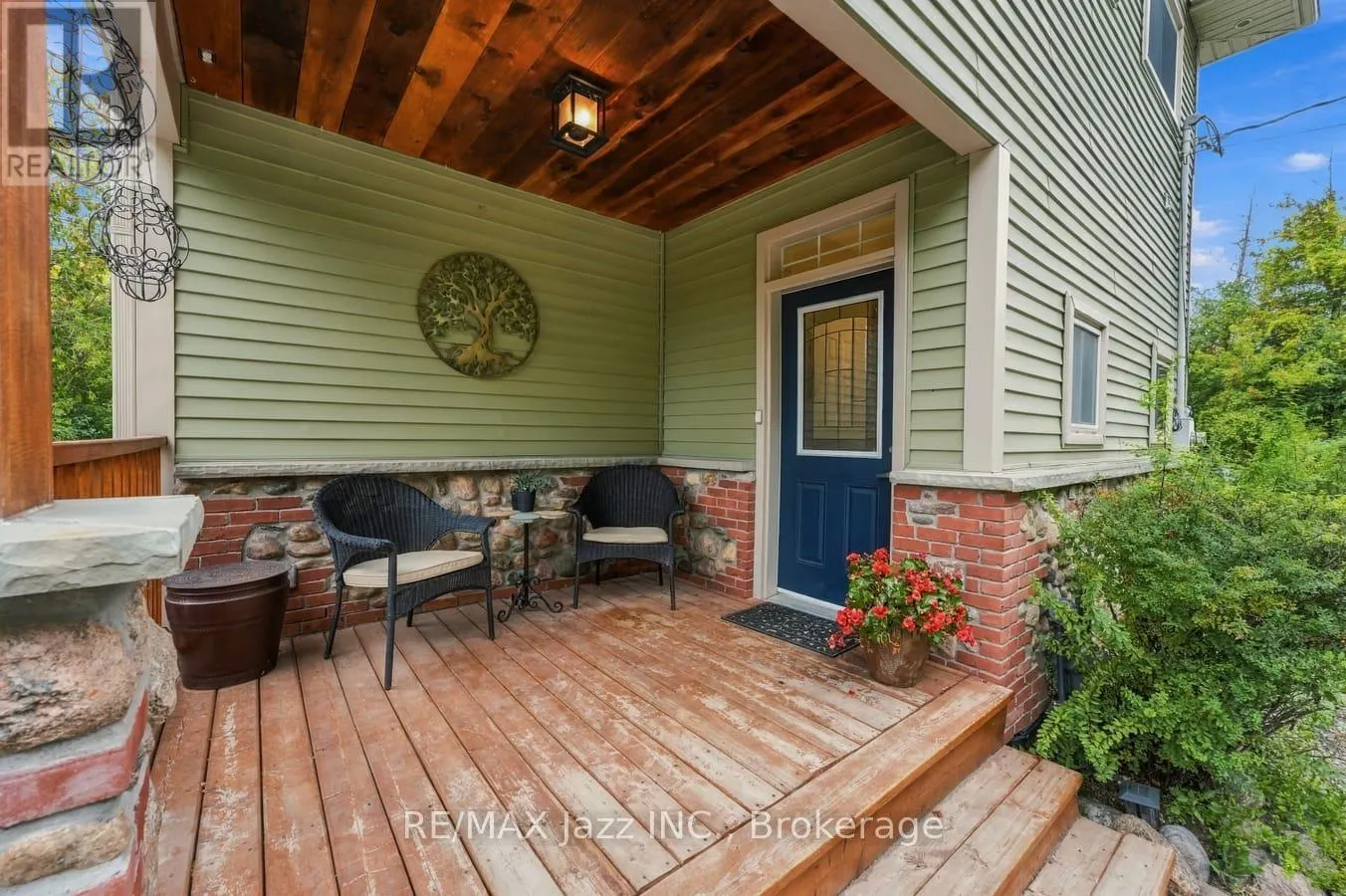 122 MORRIS LANE