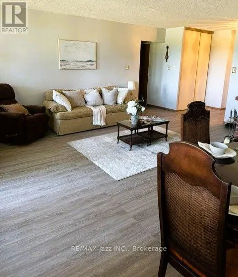 102 - 120 ELGIN STREET W #102