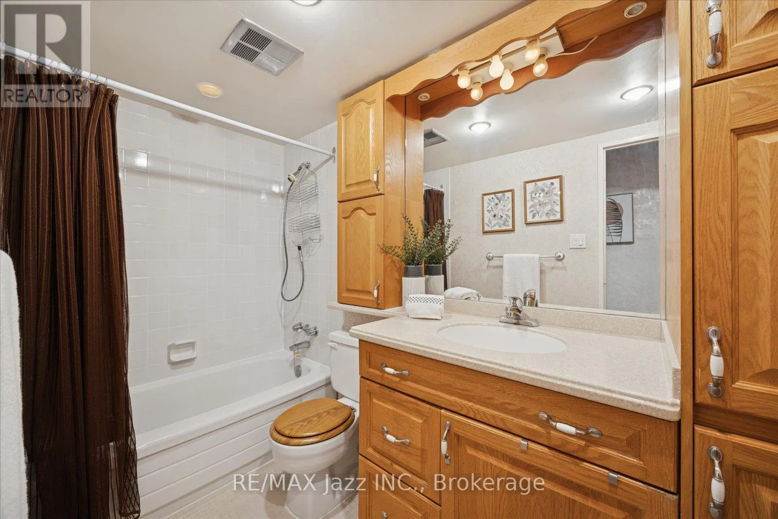 102 - 120 ELGIN STREET W #102
