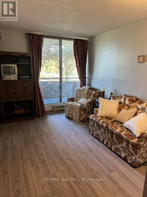 102 - 120 ELGIN STREET W #102