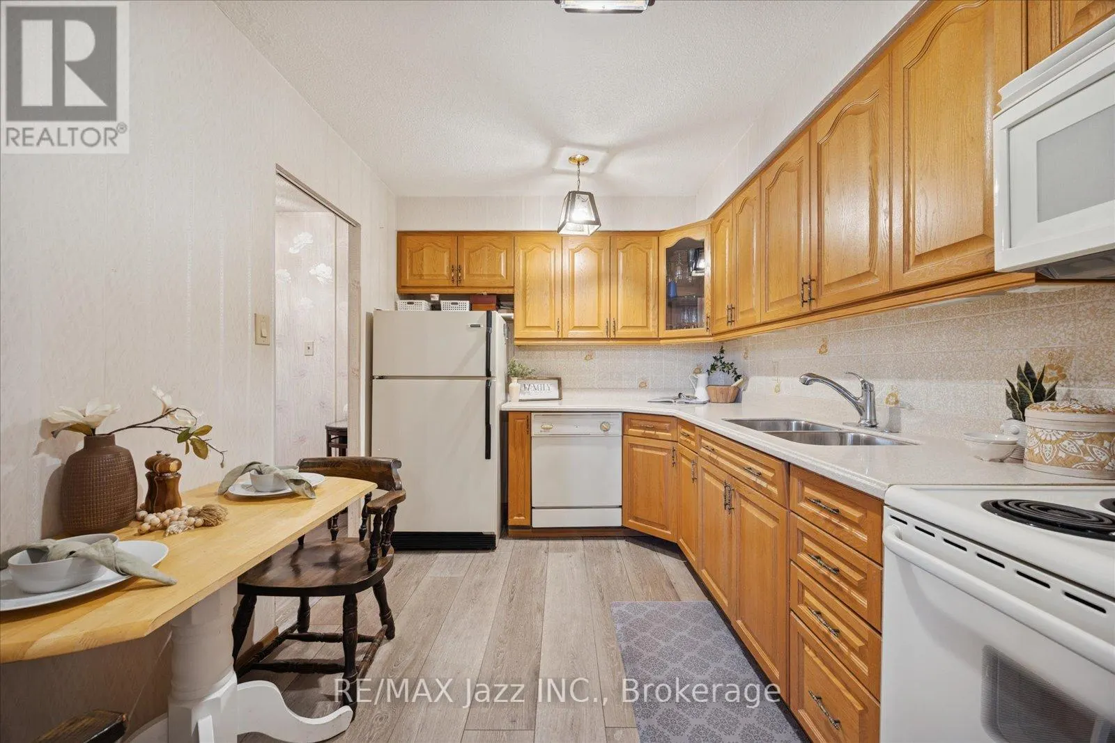 102 - 120 ELGIN STREET W #102