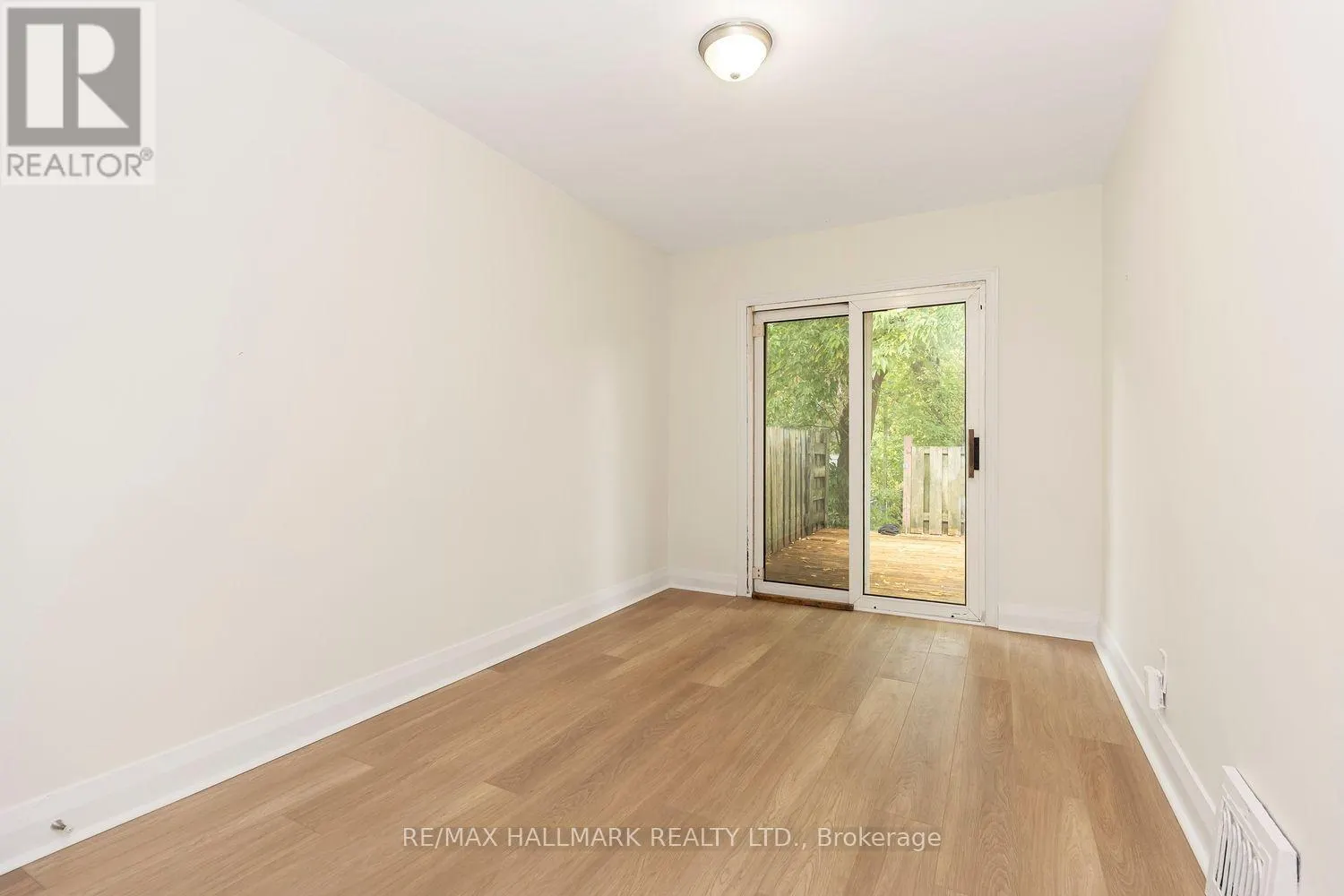 31 THORA AVENUE