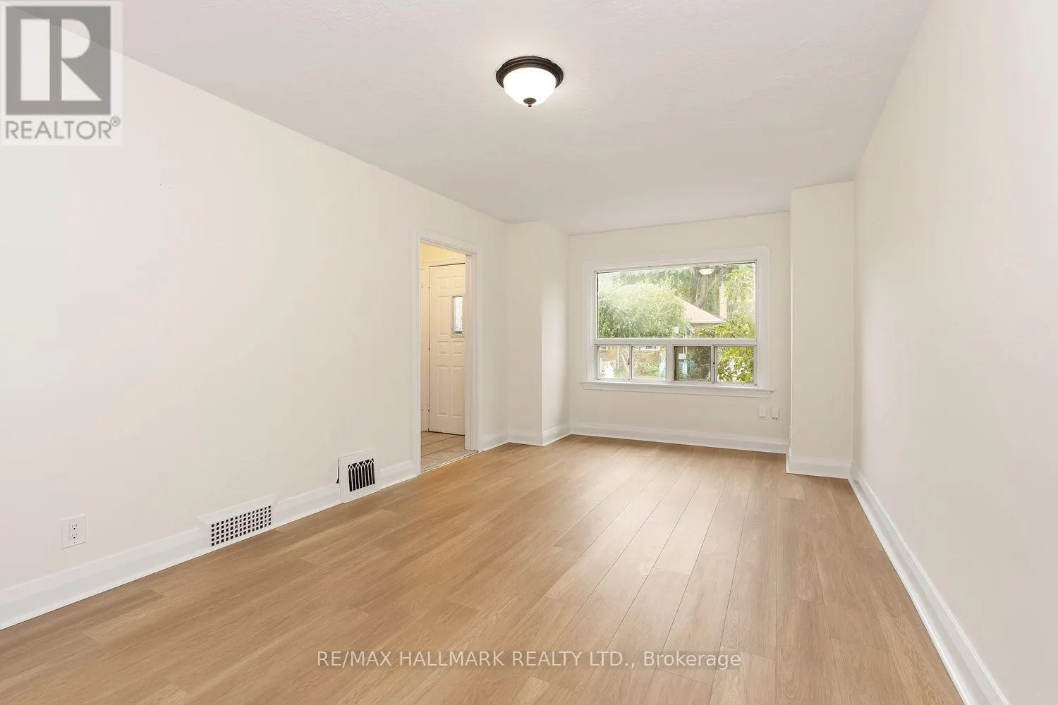 31 THORA AVENUE