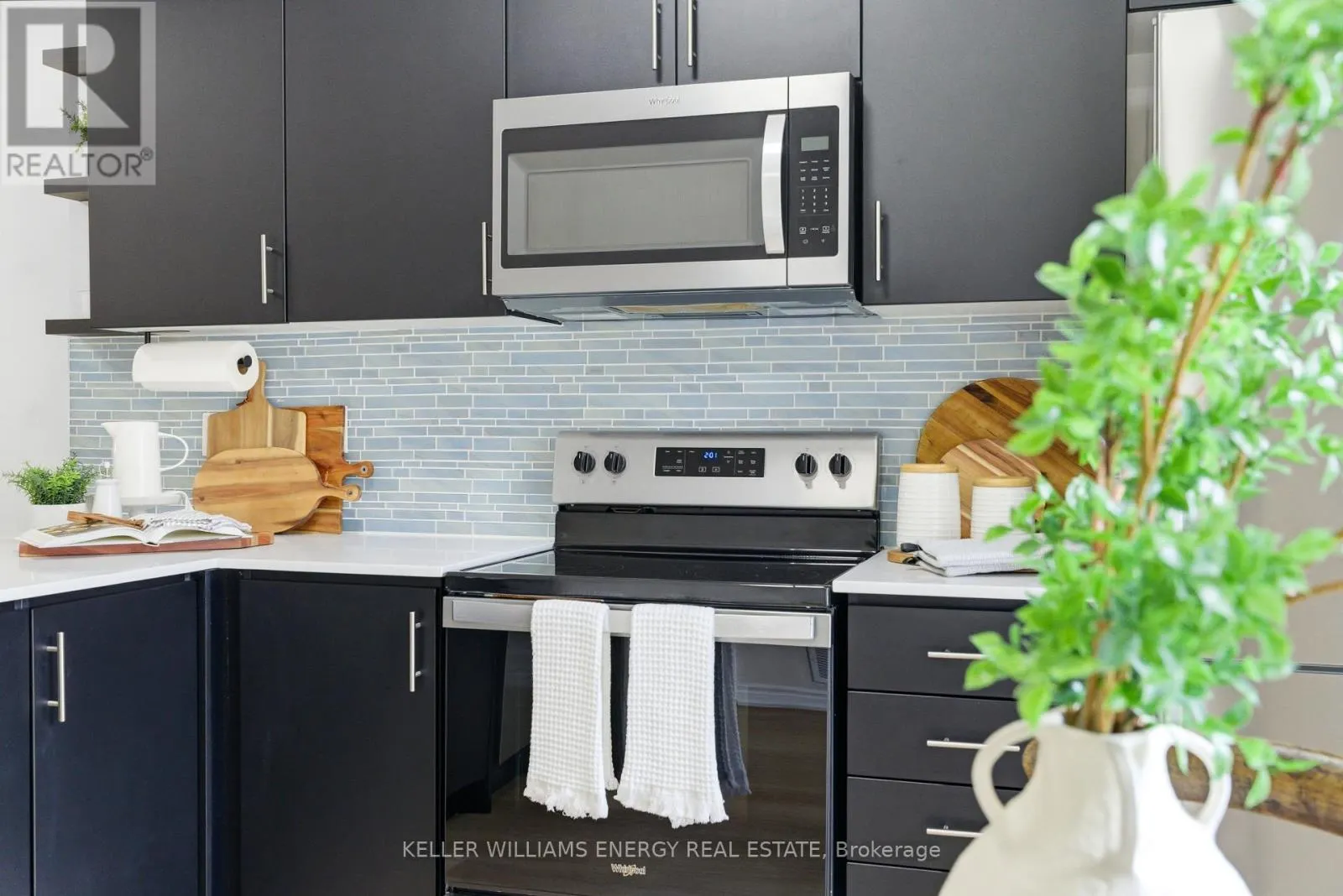 7 - 475 BERESFORD PATH #7