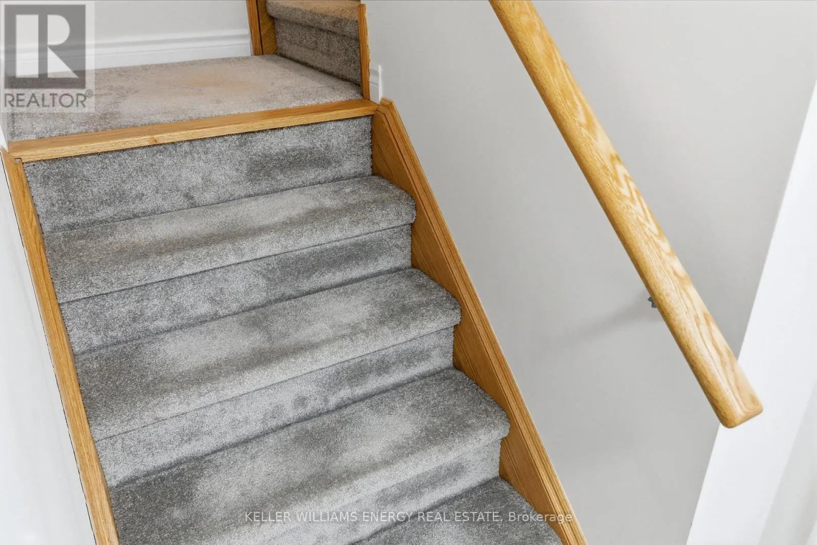 7 - 475 BERESFORD PATH #7