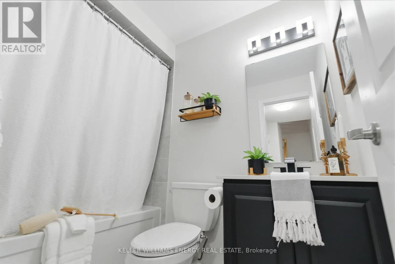 7 - 475 BERESFORD PATH #7