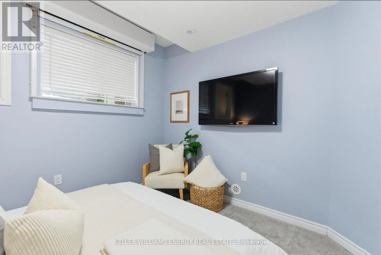 7 - 475 BERESFORD PATH #7