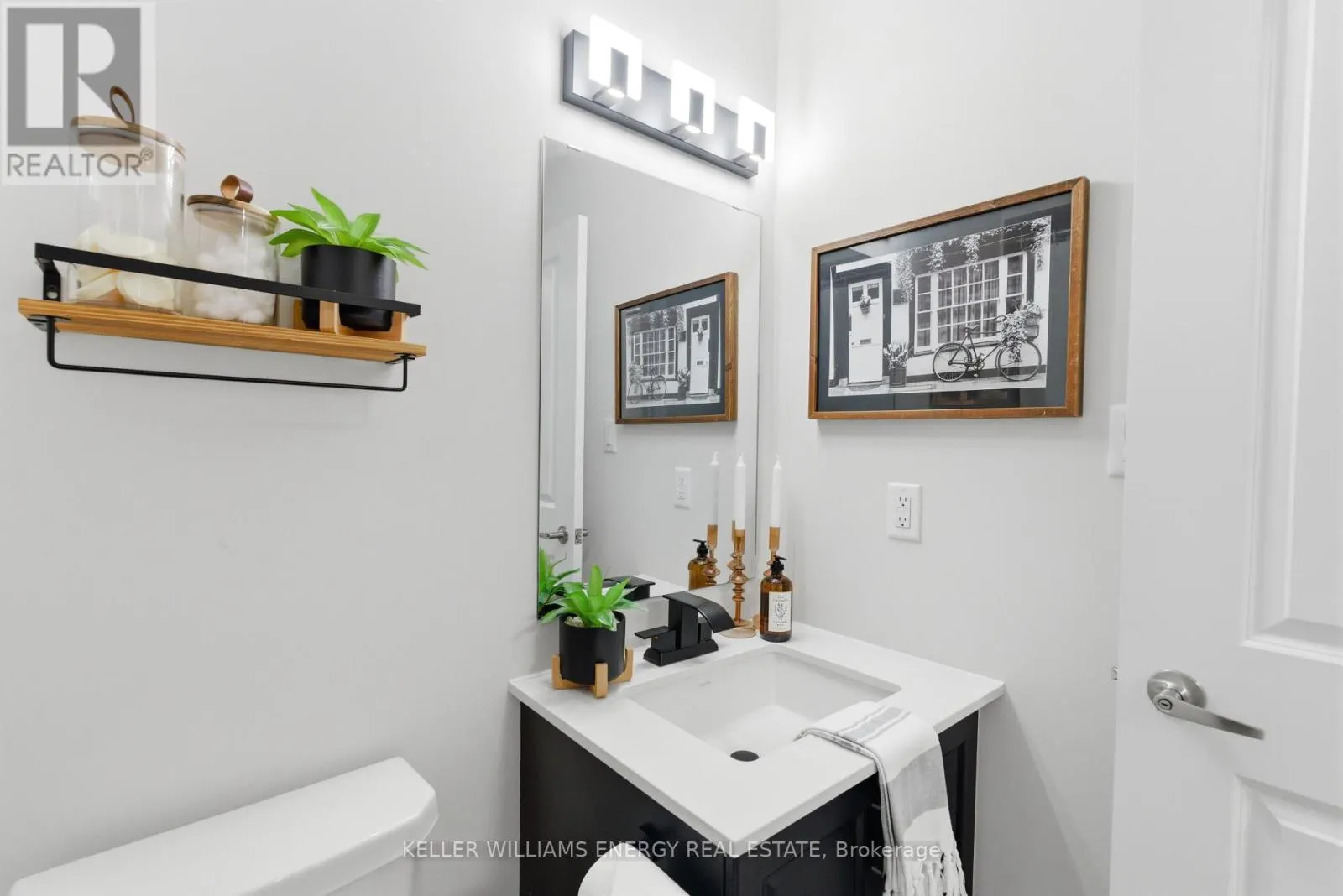 7 - 475 BERESFORD PATH #7