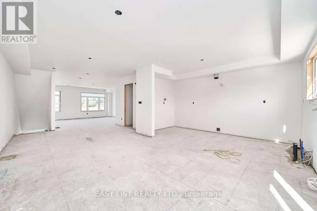 31 ADDYMAN CRESCENT