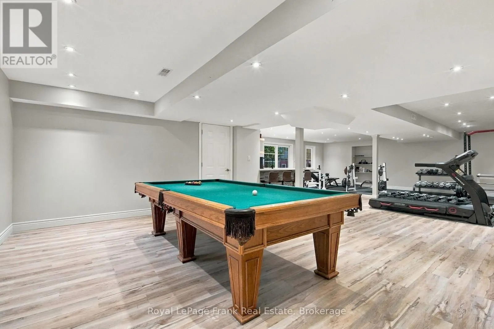729 EAGLE RIDGE DRIVE