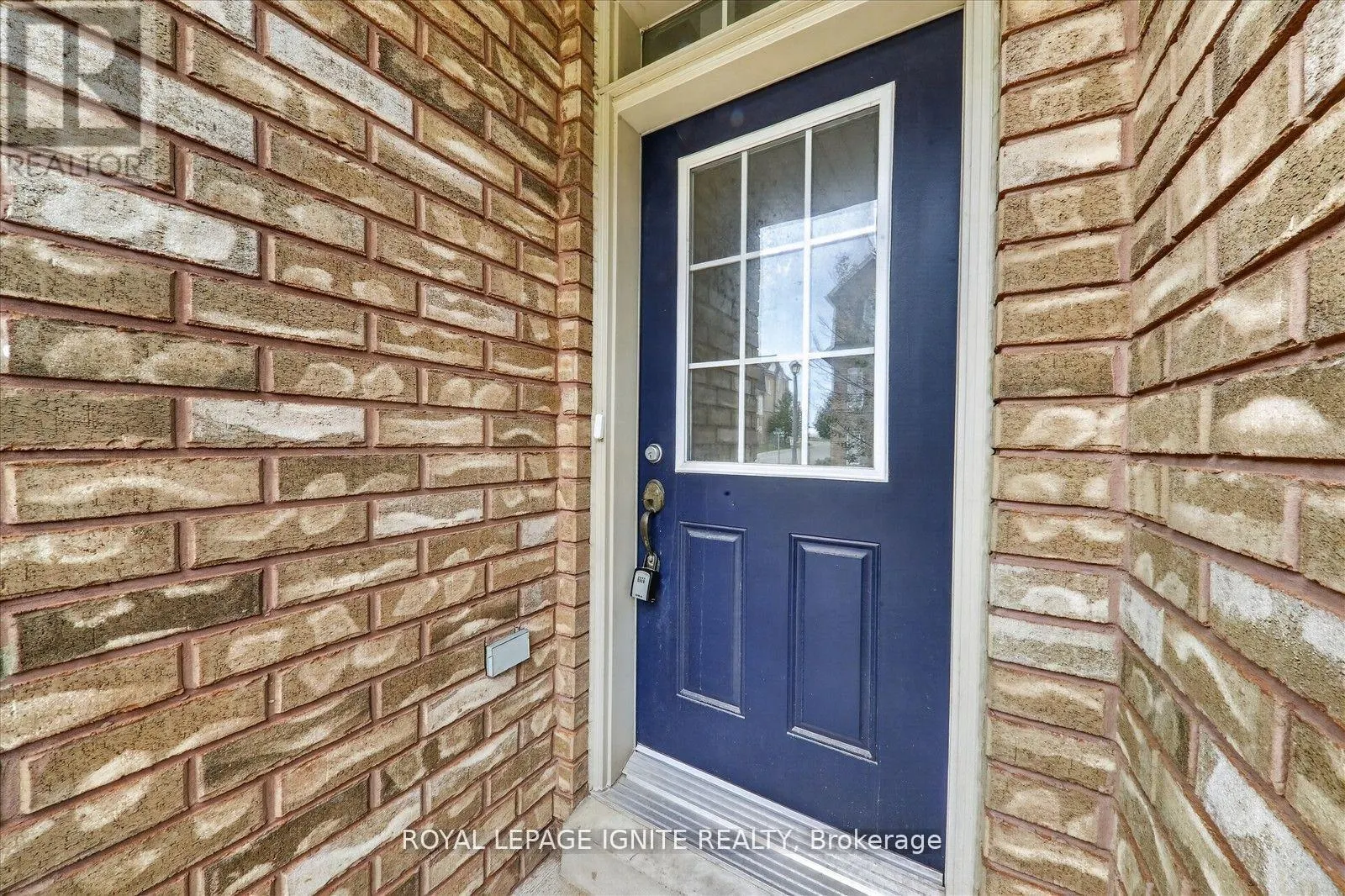 72 OAKINS LANE