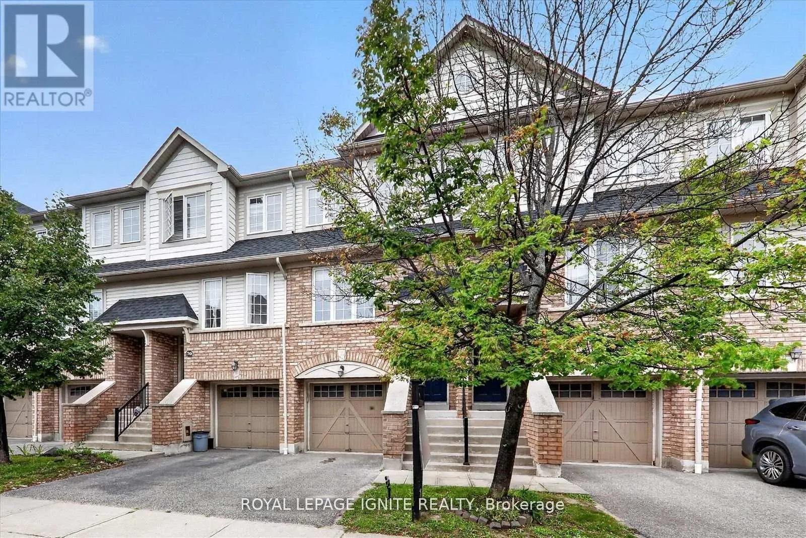 72 OAKINS LANE