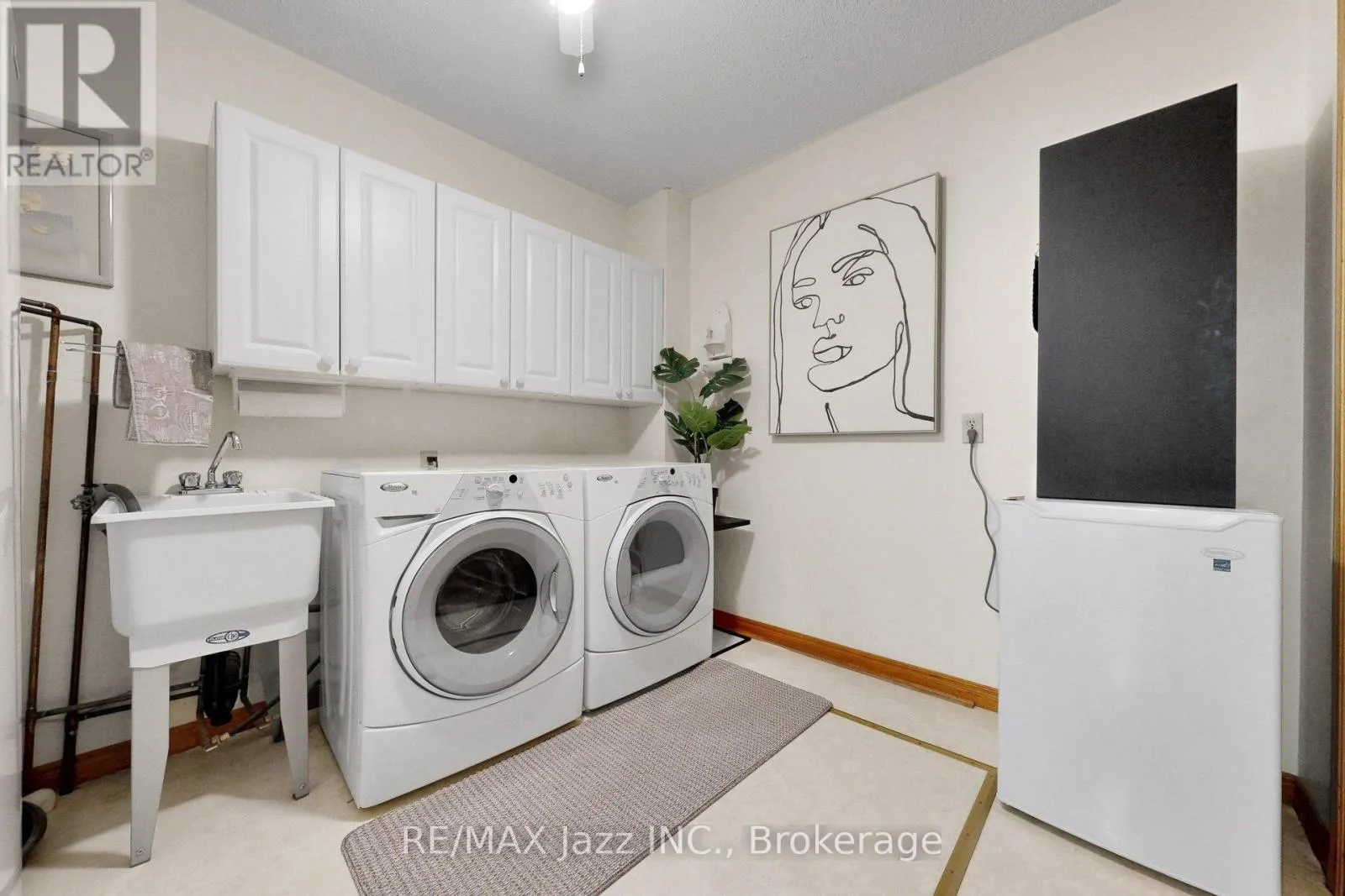 4 - 234 WATER STREET #4