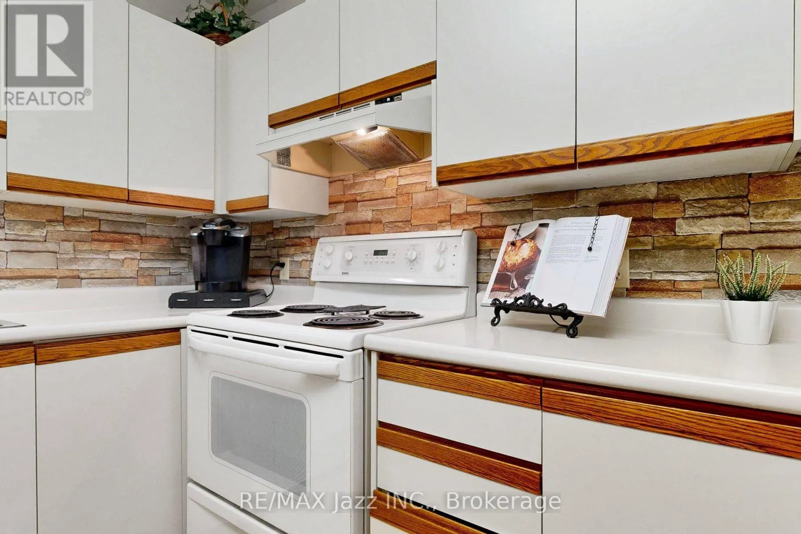 4 - 234 WATER STREET #4