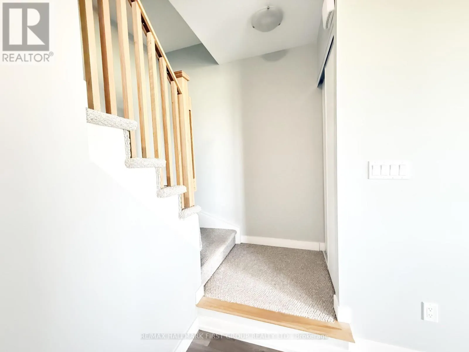 318 - 1555 KINGSTON ROAD