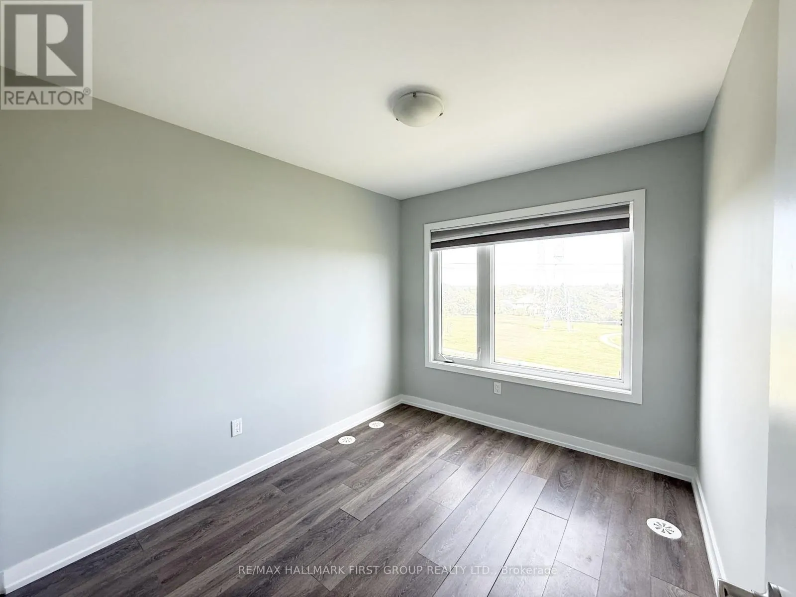 318 - 1555 KINGSTON ROAD