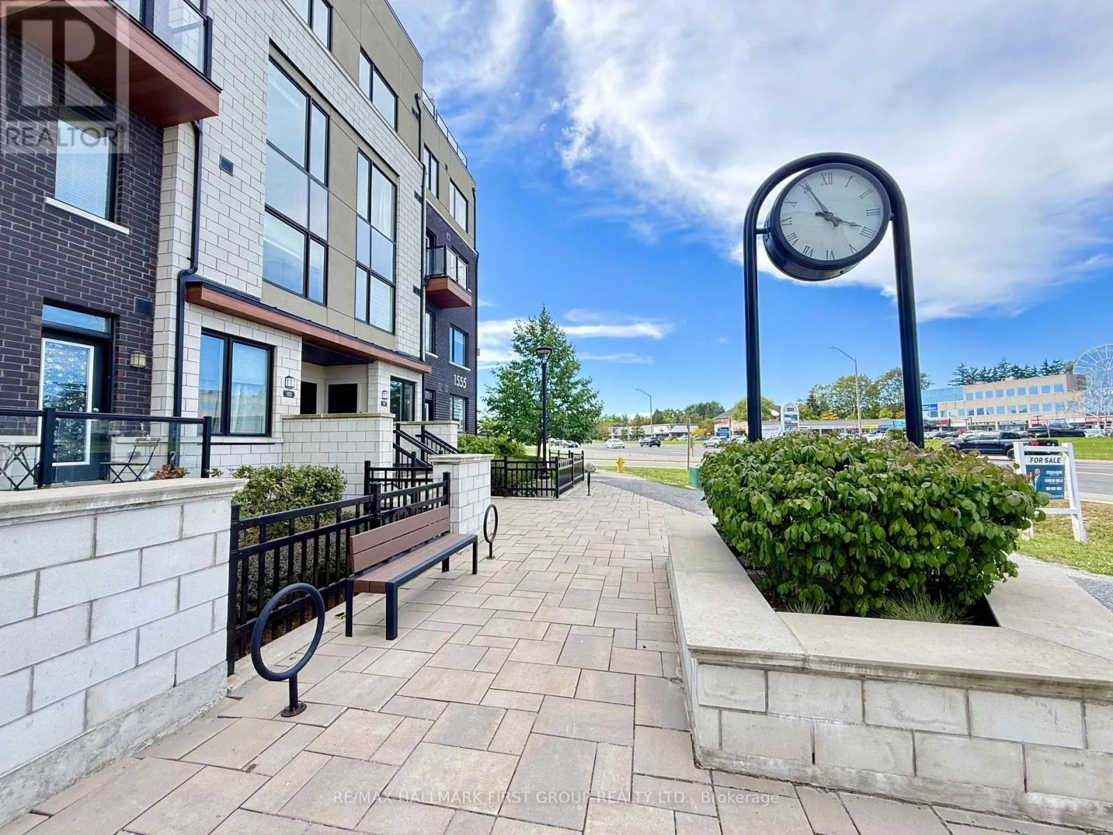 318 - 1555 KINGSTON ROAD