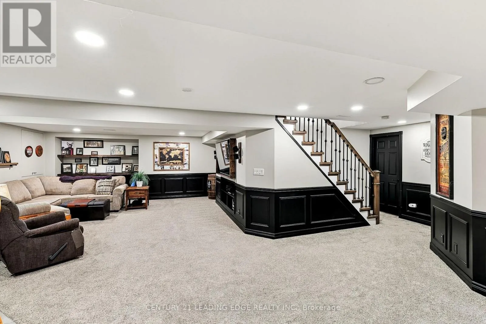 12 COASTVIEW COURT