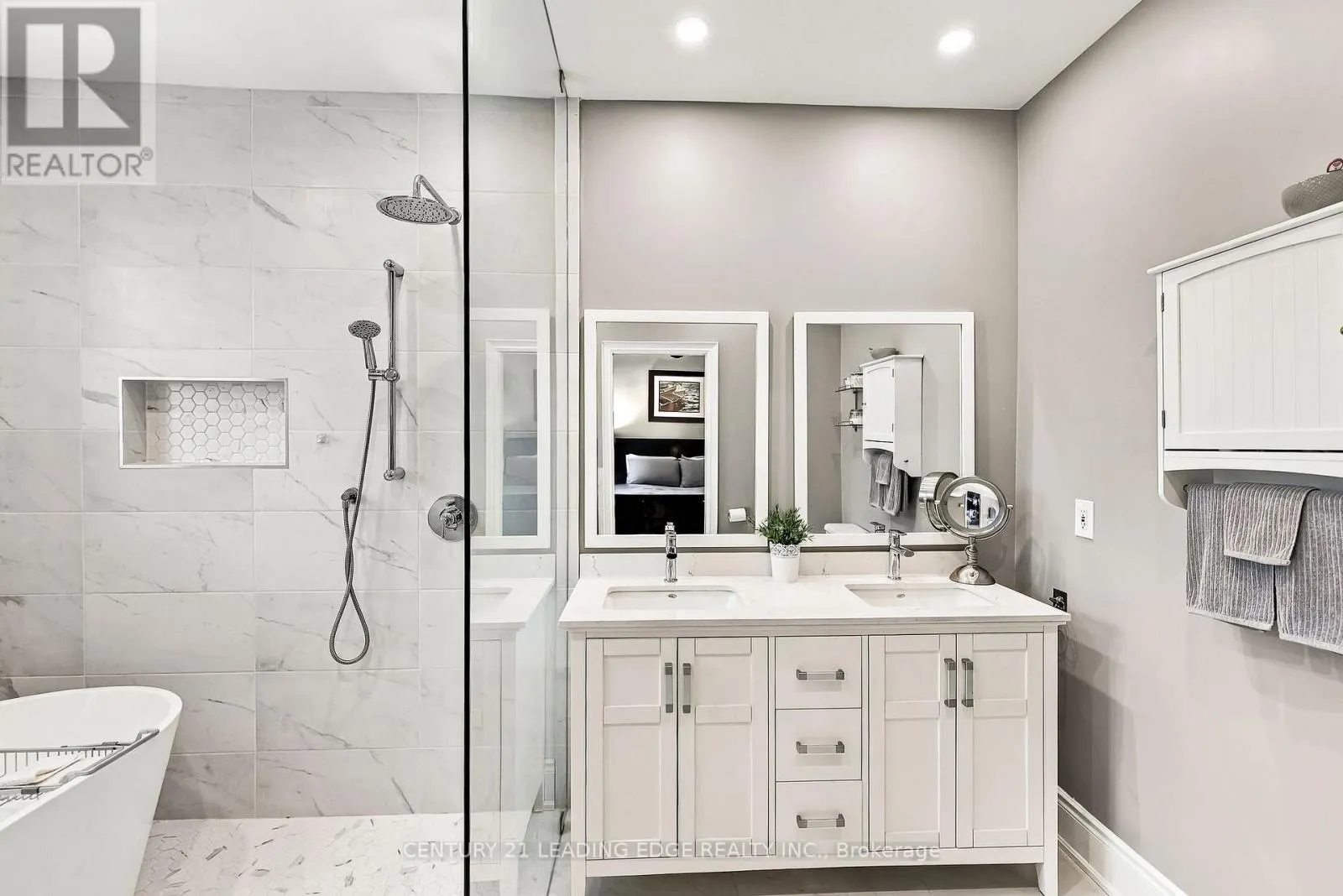 12 COASTVIEW COURT