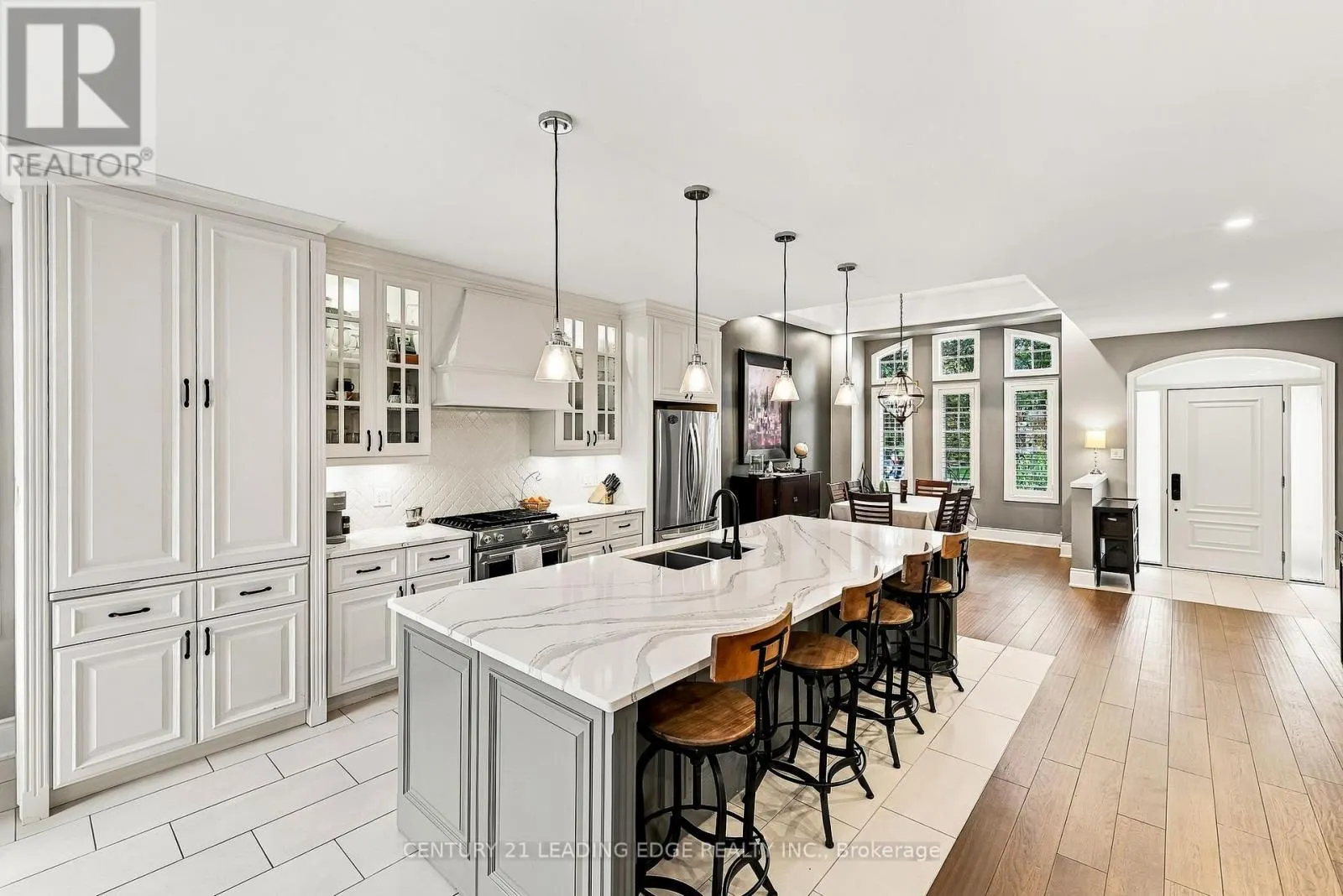 12 COASTVIEW COURT