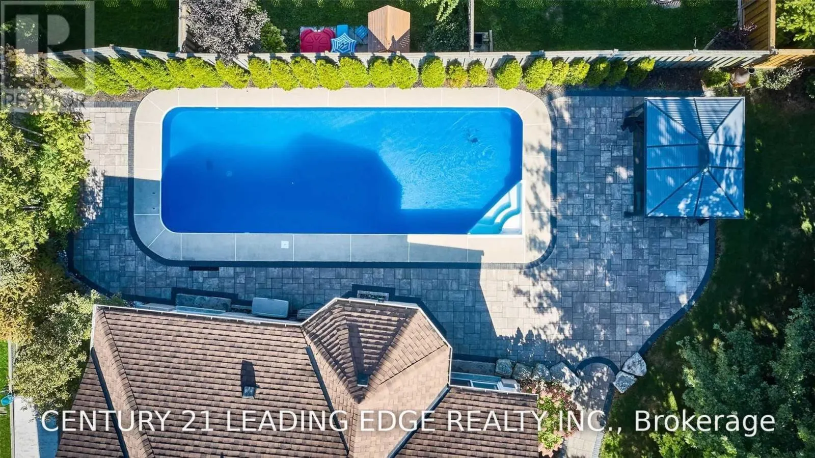 12 COASTVIEW COURT