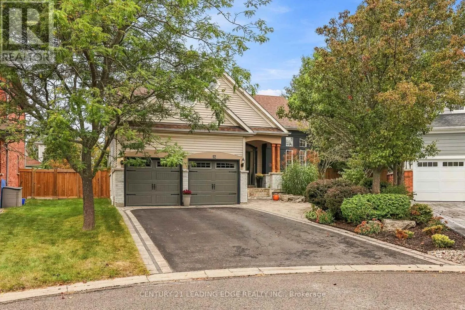12 COASTVIEW COURT