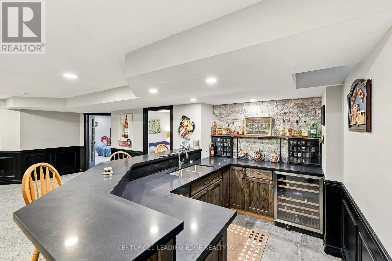 12 COASTVIEW COURT