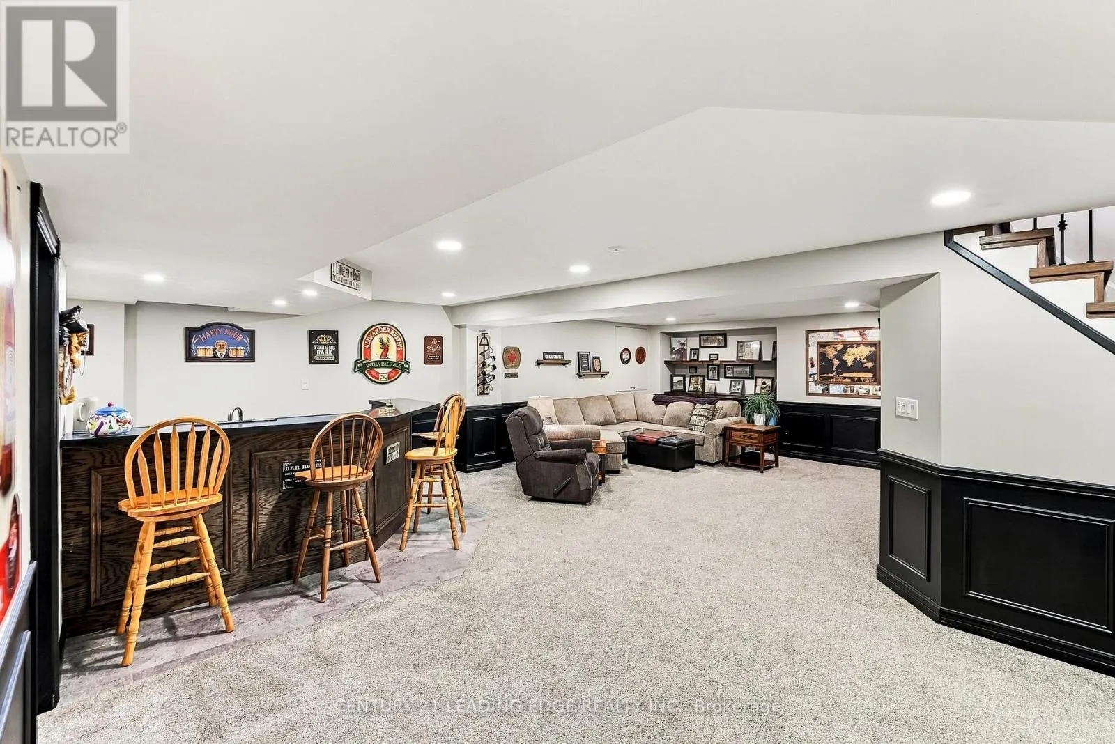 12 COASTVIEW COURT