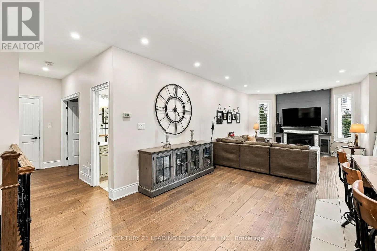 12 COASTVIEW COURT