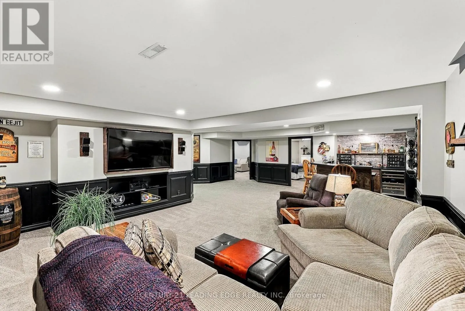 12 COASTVIEW COURT