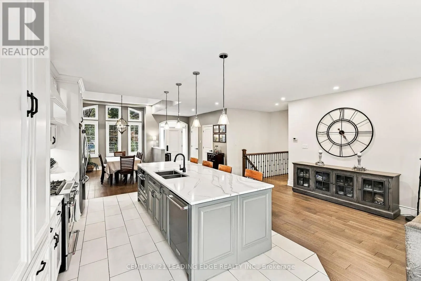 12 COASTVIEW COURT