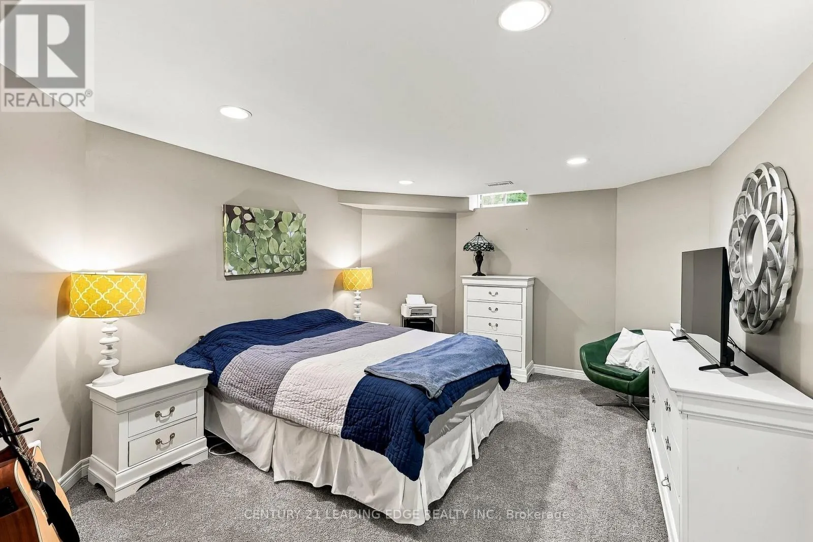 12 COASTVIEW COURT